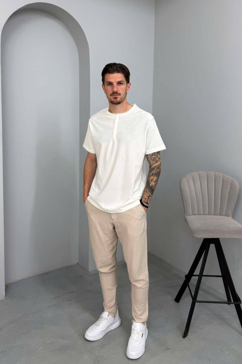 T-SHIRT NJË NGJYRËSH ME KOPSA PËR MESHKUJ NË NGJYRËN E BARDHË - 3