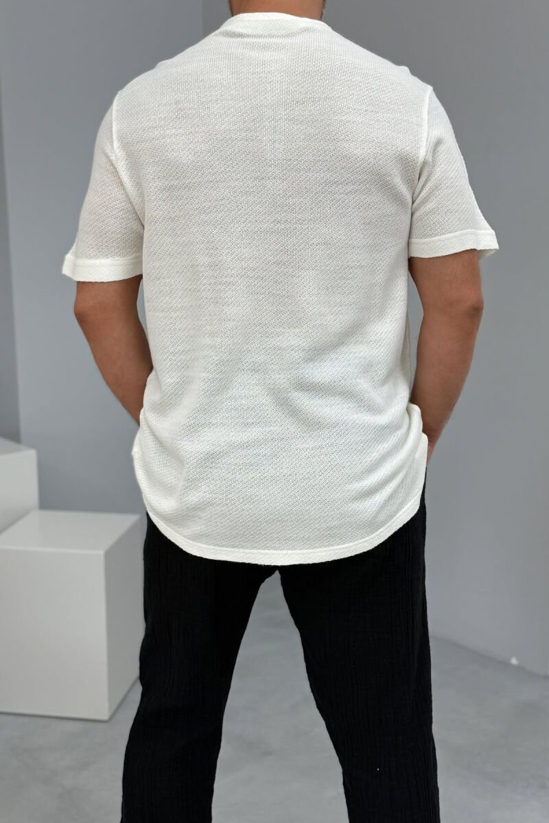 T-SHIRT NJË NGJYRËSH ME KOPSA PËR MESHKUJ NË NGJYRËN KREM - 3