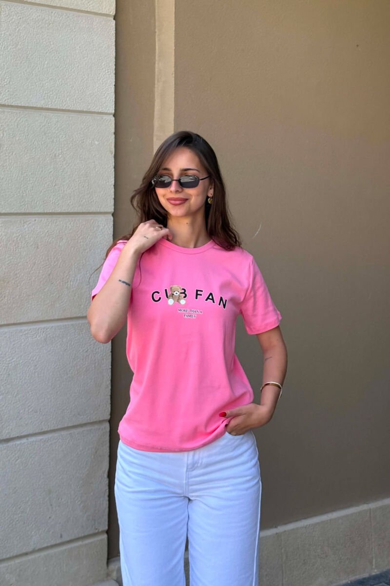 T-SHIRT NJE NGJYRESH ME LOGO DHE SHKRIME PER FEMRA NE NGJYRE ROZE - 6