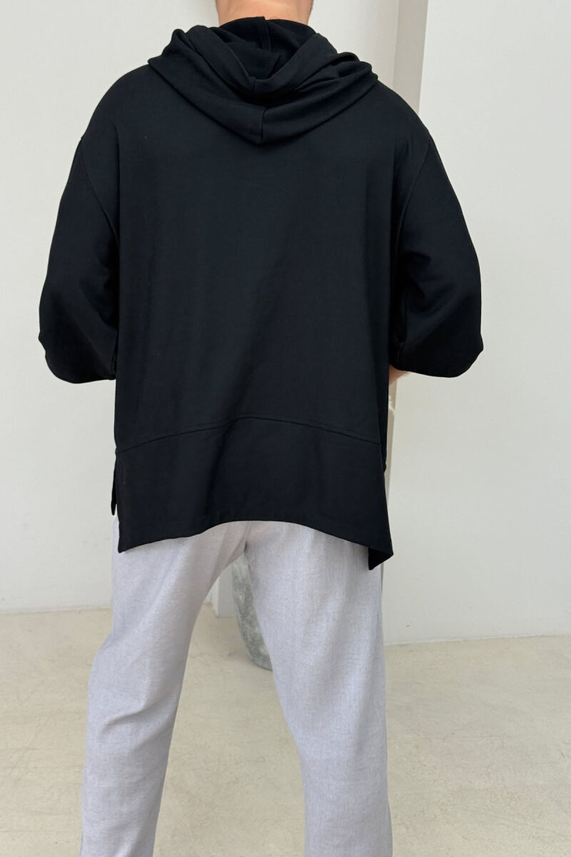 T-SHIRT NJË NGJYRËSH ME LOGO PËR MESHKUJ NË NGJYRËN E ZEZË - 4