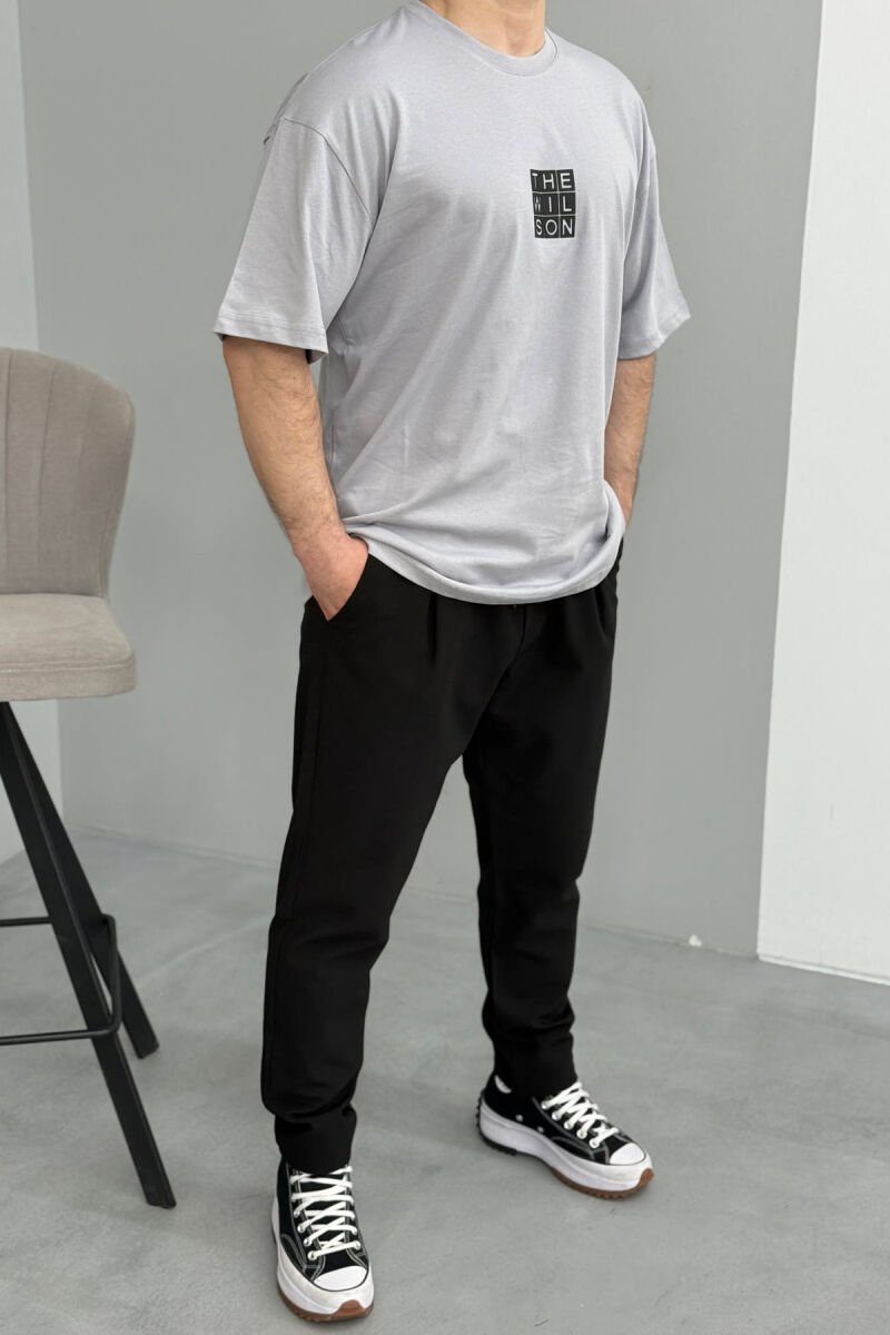 T-SHIRT NJË NGJYRËSH ME LOGO PËR MESHKUJ NË NGJYRËN GRI - 2