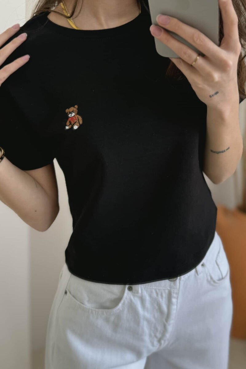 T-SHIRT NJË NGJYRËSH ME LOGON E ARUSHIT PËR FEMRA NË NGJYRËN E ZEZË - 4