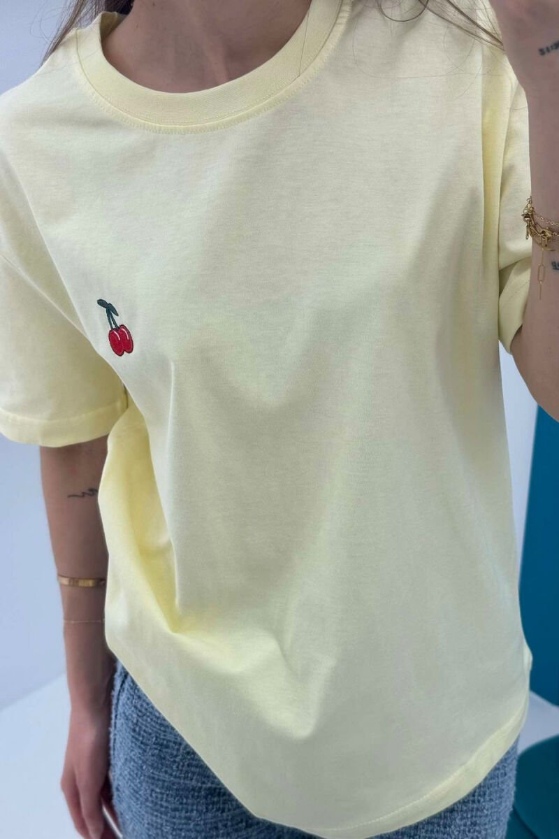 T-SHIRT NJË NGJYRËSH ME LOGON E QERSHISË PËR FEMRA NË NGJYRËN E VERDHË - 7