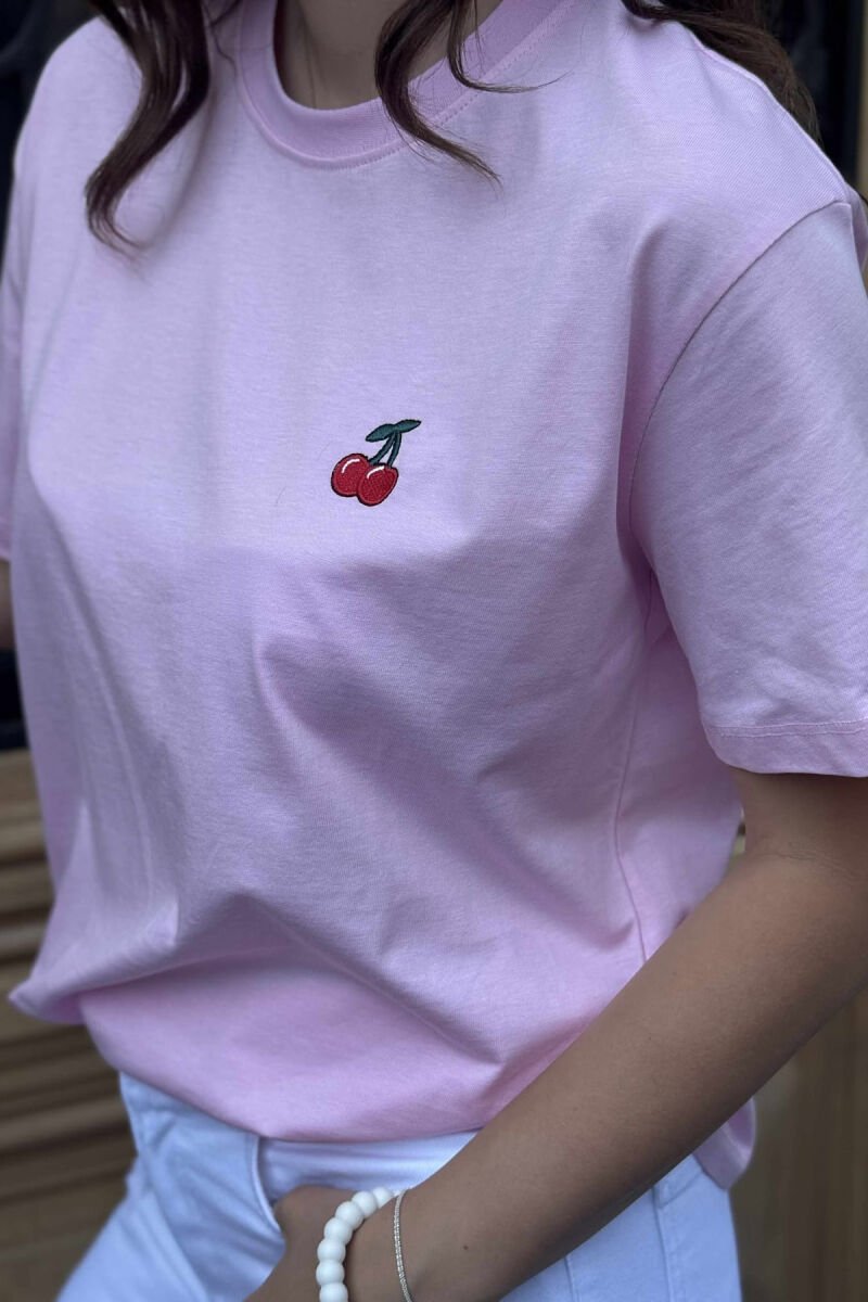 T-SHIRT NJË NGJYRËSH ME LOGON E QERSHISË PËR FEMRA NË NGJYRËN ROZË - 4