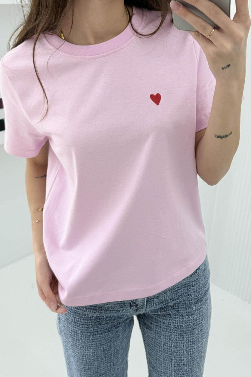 T-SHIRT NJË NGJYRËSH ME LOGON E ZEMRËS PËR FEMRA NË NGJYRËN ROZË - 3