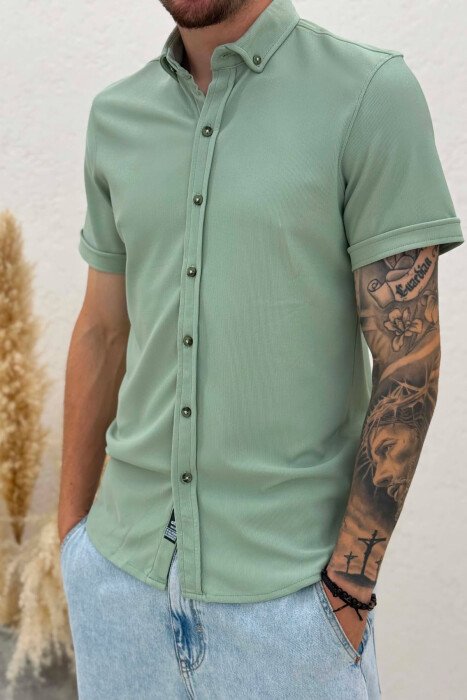 T-SHIRT NJE NGJYRESH ME MENGE TE SHKURTRA PER MESHKUJ NE NGJYRE MENTE - 2