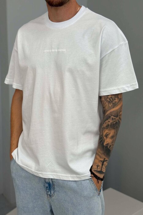 T-SHIRT NJE NGJYRESH ME SHKRIME PARA PER MESHKUJ NE NGJYRE TE BARDHE - 4