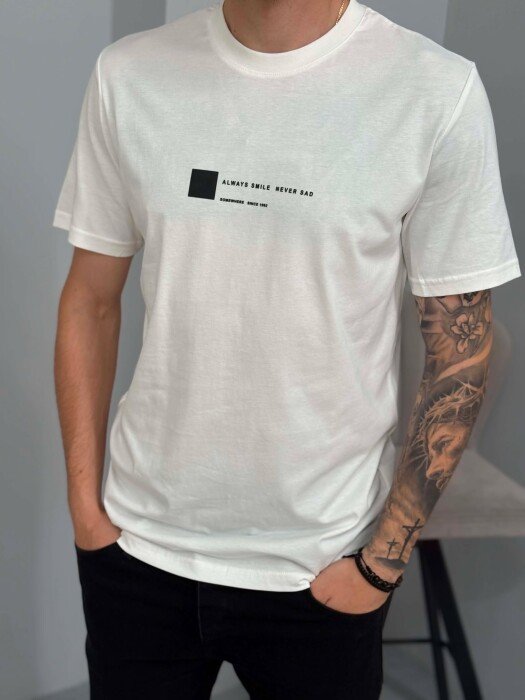 T-SHIRT NJE NGJYRESH ME SHKRIME PER MESHKUJ NE NGJYRE TE BARDHE - 4