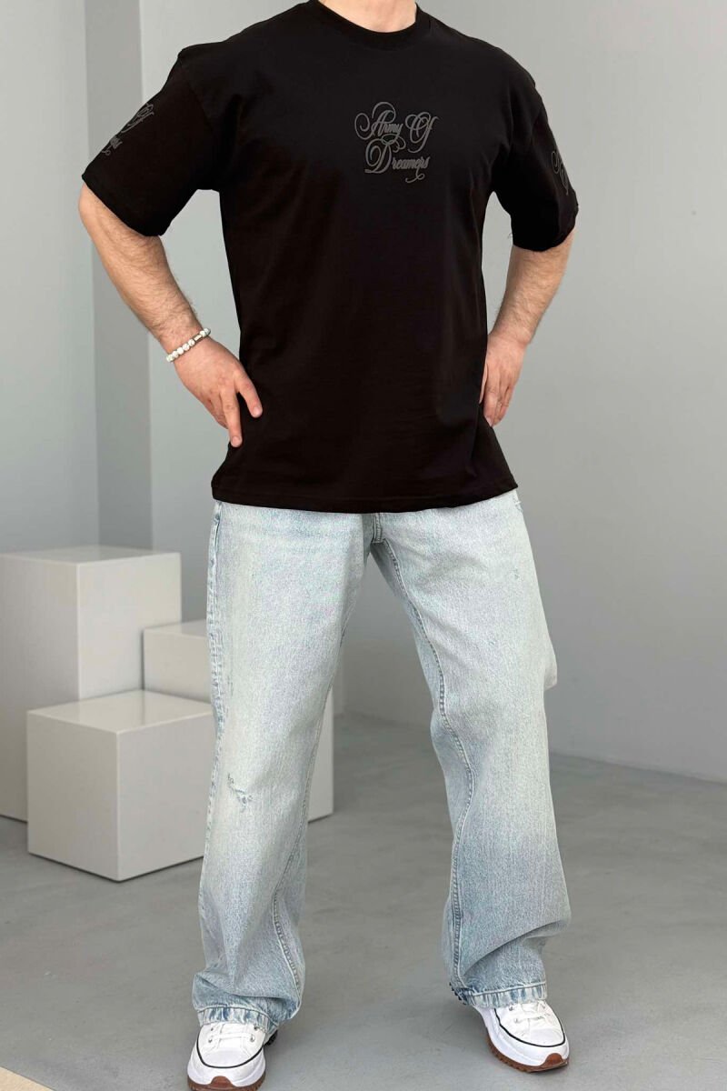 T-SHIRT NJË NGJYRËSH ME SHKRIME PËR MESHKUJ NË NGJYRËN E ZEZË - 2