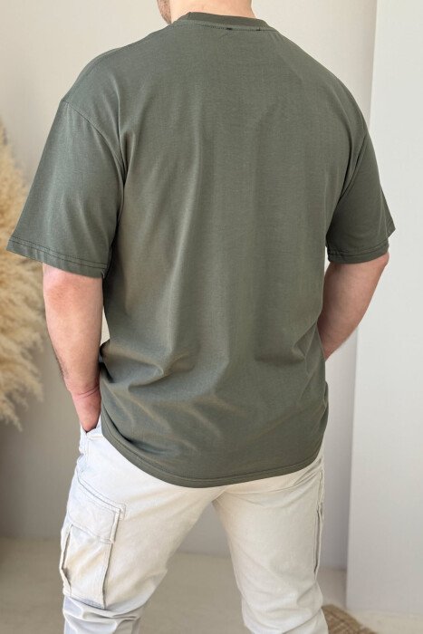 T-SHIRT NJË NGJYRËSH ME SHKRIME PËR MESHKUJ NË NGJYRËN ULLI - 4