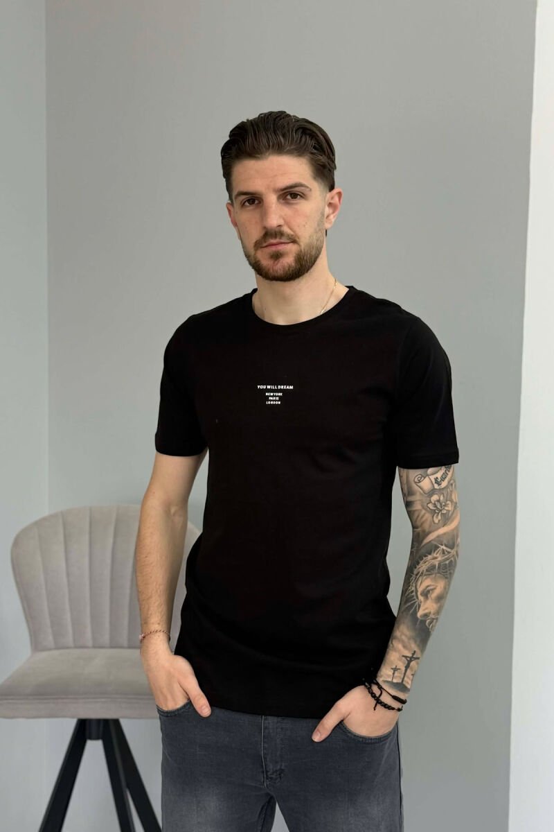 T-SHIRT NJE NGJYRESH ME SHKRIME TE THJESHTA PER MESHKUJ NE NGJYRE TE ZEZE - 1