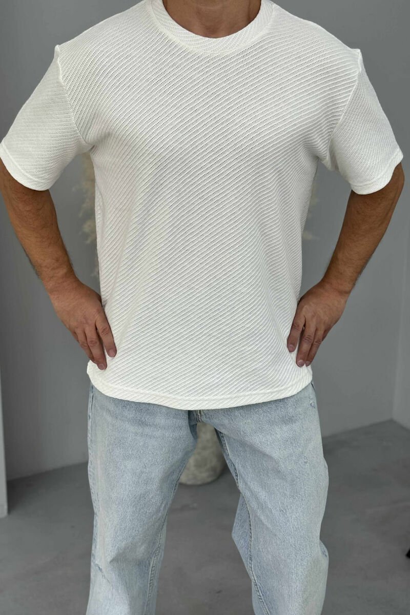 T-SHIRT NJË NGJYRËSH ME TEKSTURË PËR MESHKUJ NË NGJYRËN E BARDHË - 2