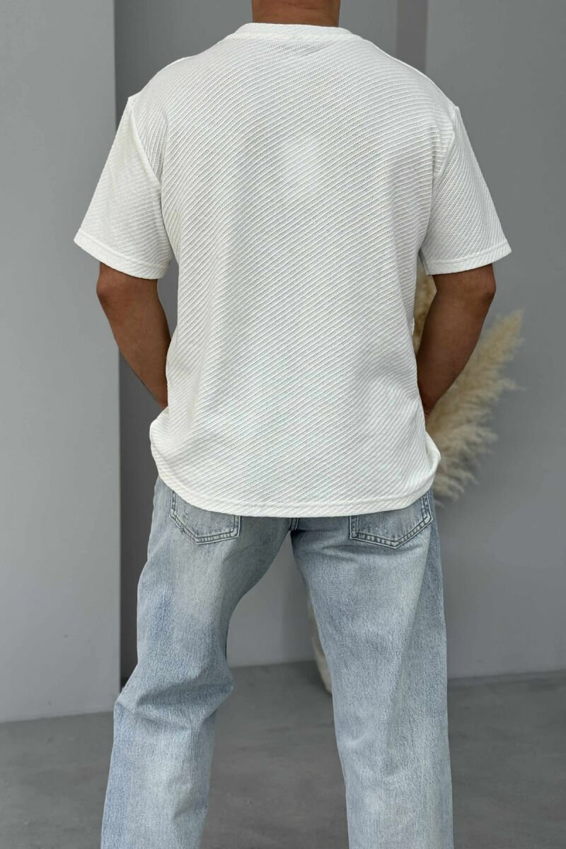 T-SHIRT NJË NGJYRËSH ME TEKSTURË PËR MESHKUJ NË NGJYRËN E BARDHË - 3