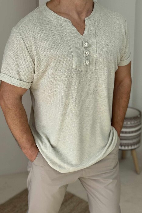 T-SHIRT NJË NGJYRËSH ME XHEP PËR MESHKUJ NË NGJYRËN BEZHË - 3