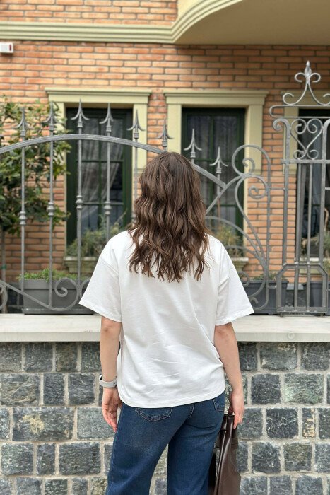 T-SHIRT NJE NGJYRESH ME ZEMRA PER FEMRA NE NGJYRE TE BARDHE - 4
