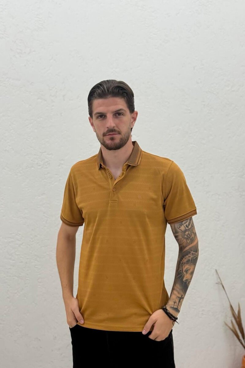 T-SHIRT NJE NGJYRESH NE JAKE POLO PER MESHKUJ NE NGJYRE KAFE - 1