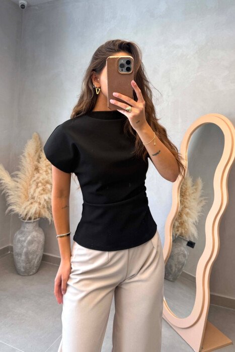 T-SHIRT NJE NGJYRESH PA MENGE PER FEMRA NE NGJYRE TE ZEZE - KLAUDIO FASHION