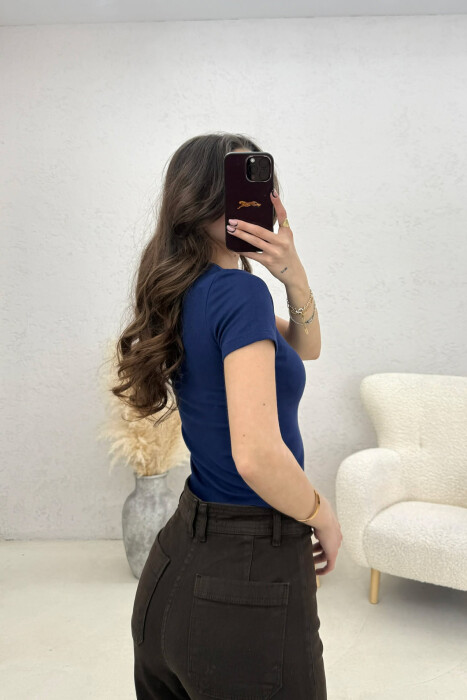 T-SHIRT NJE NGJYRESH PER FEMRA NE NGJYRE BLU - 4