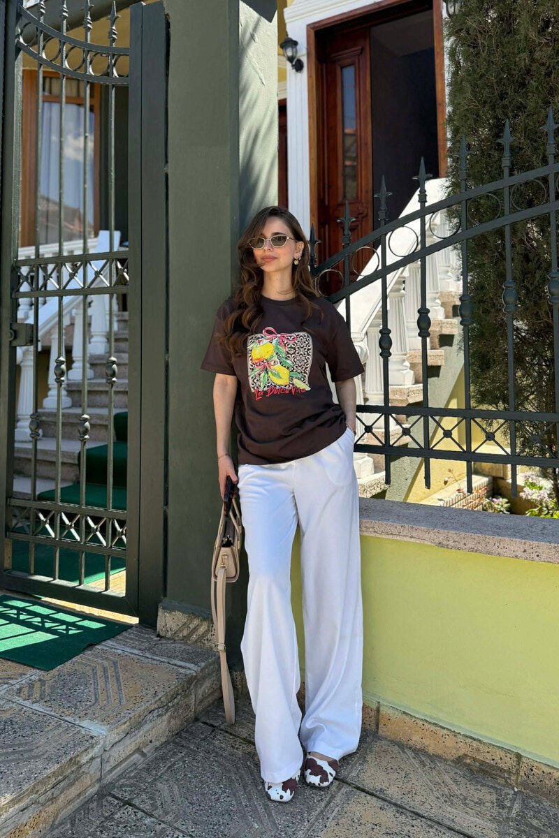 T-SHIRT NJE NGJYRESH PER FEMRA NE NGJYRE KAFE - 2