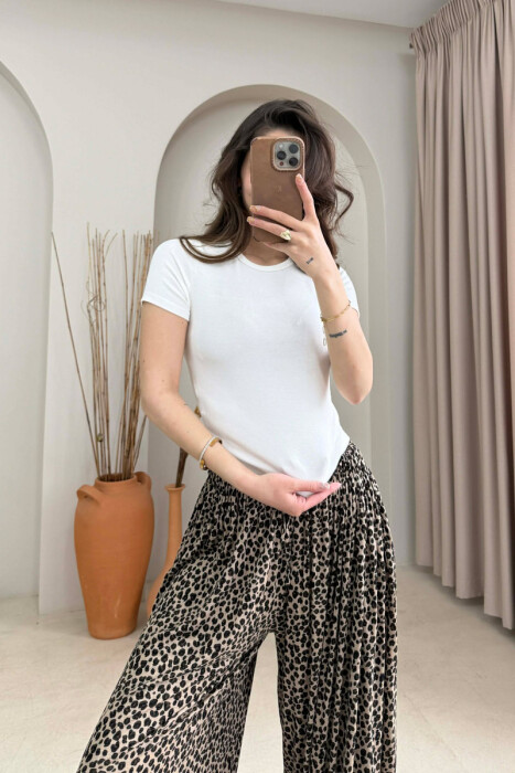 T-SHIRT NJE NGJYRESH PER FEMRA NE NGJYRE TE BARDHE - KLAUDIO FASHION