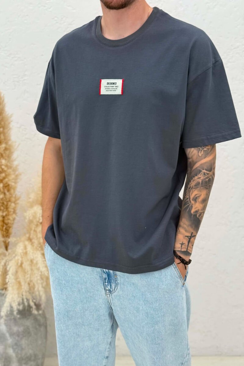 T-SHIRT NJE NGJYRESH PER MESHKUJ NE NGJYRE GRI - 4