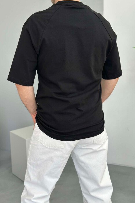 T-SHIRT NJË NGJYRËSH PËR MESHKUJ NË NGJYRËN E ZEZË - 2