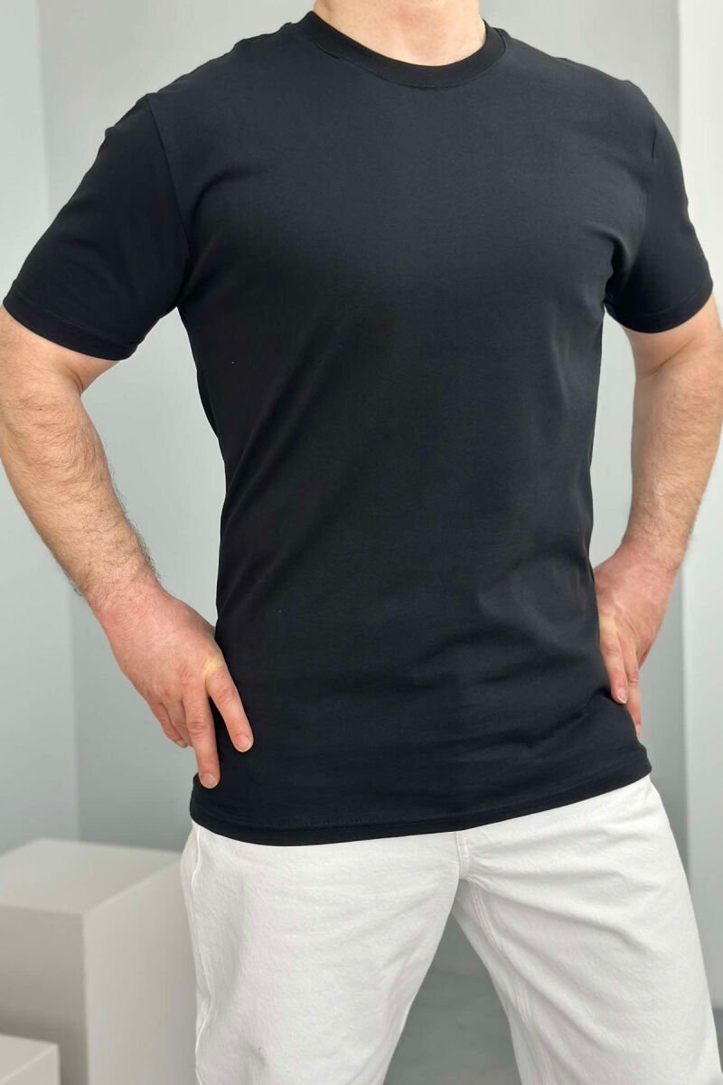 T-SHIRT NJË NGJYRËSH PËR MESHKUJ NË NGJYRËN E ZEZË - 1