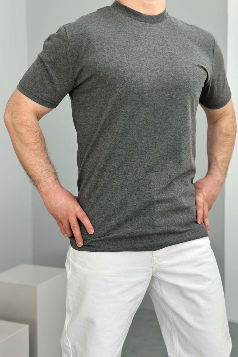 T-SHIRT NJË NGJYRËSH PËR MESHKUJ NË NGJYRËN GRI E ERRËT - 1