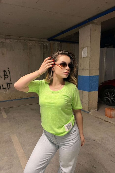 T-SHIRT NJË NGJYRËSHE PËR FEMRA NË NGJYRË NEON - 2