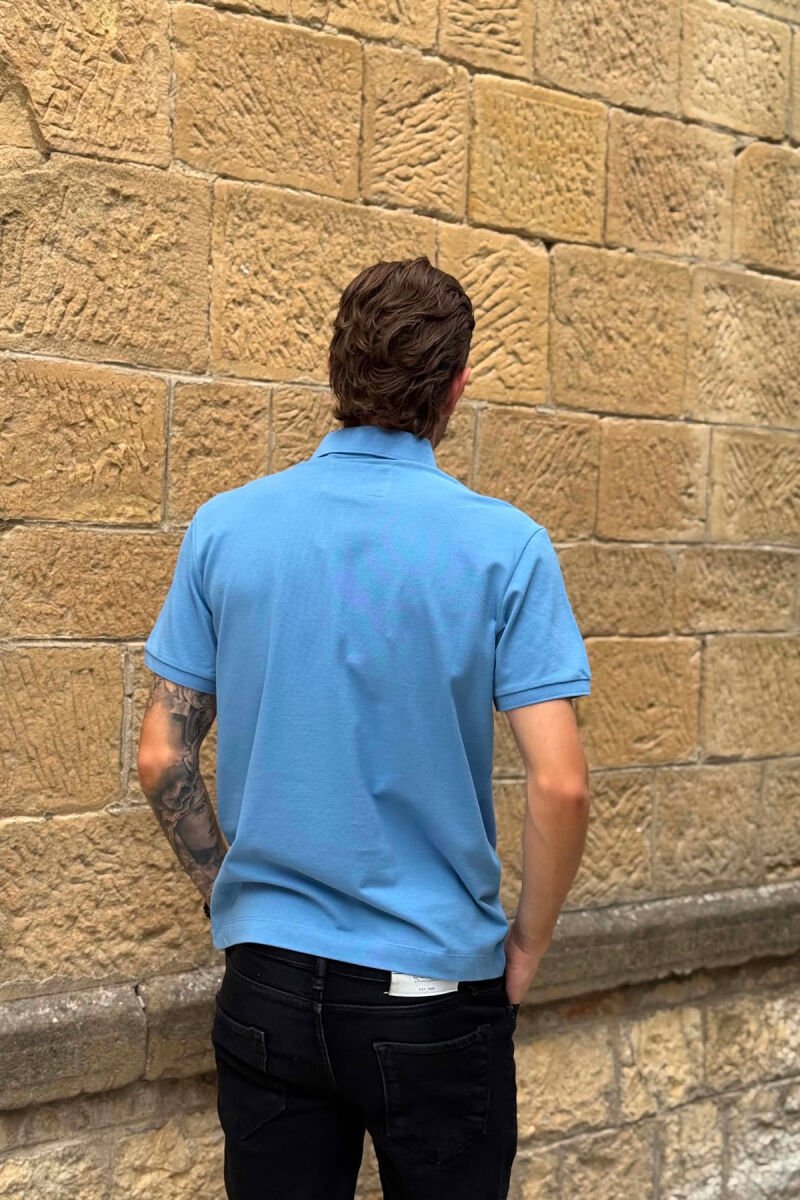 T-SHIRT NJE NJGJYRESH ME JAKE POLO PER MESHKUJ NE NGJYRE BLU TE ZBARDHUR - 3