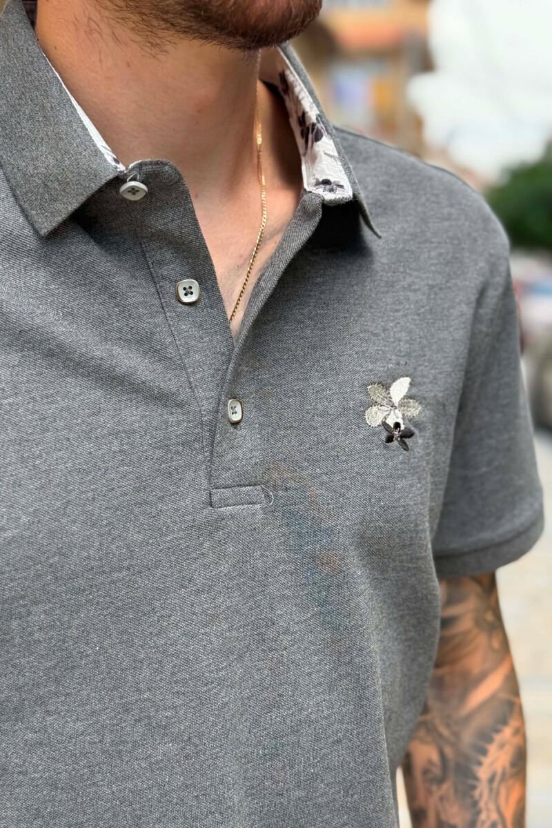 T-SHIRT NJE NJGJYRESH ME JAKE POLO PER MESHKUJ NE NGJYRE GRI E ERRET - 2