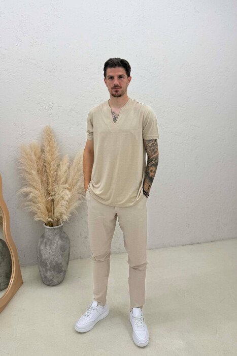T-SHIRT NJË NGJYRËSH ME JAKË V PËR MESHKUJ NË NGJYRËN BEZHË - 3