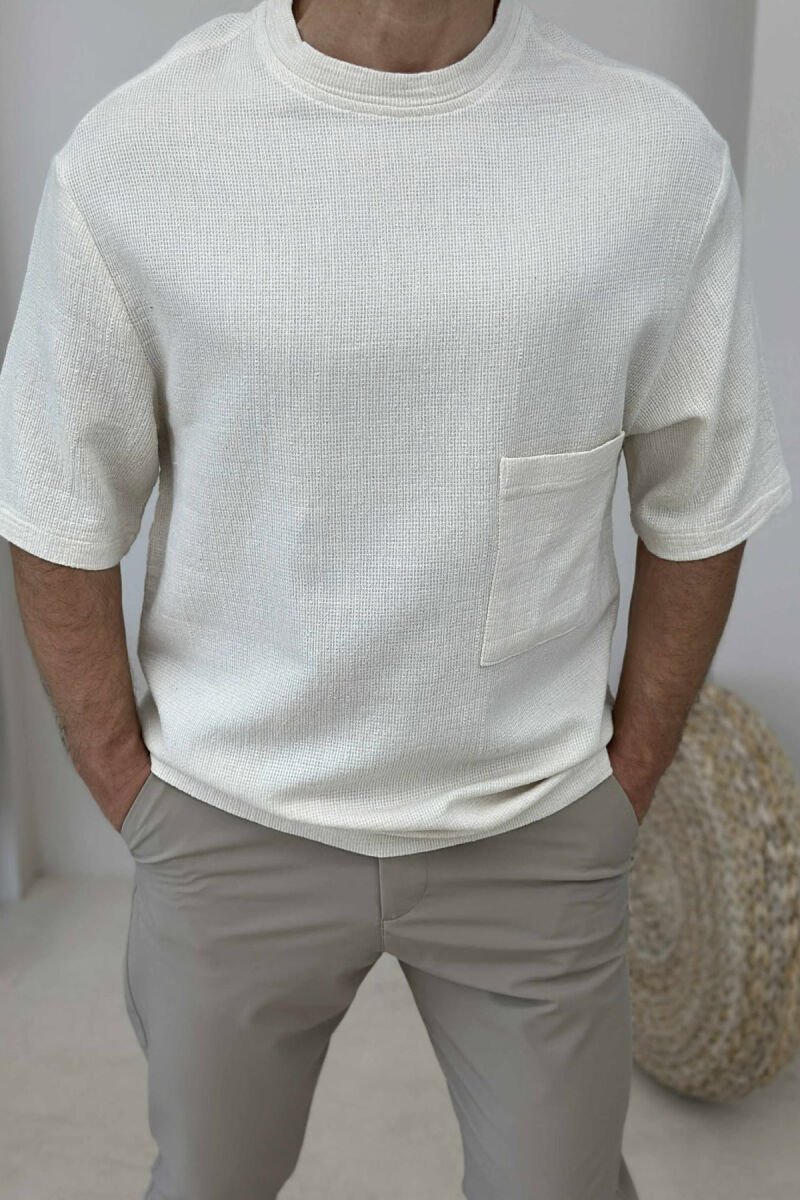 T-SHIRT NJËNGJYRËSH ME NJË XHEP PËR MESHKUJ NË NGJYRËN KREM - 3