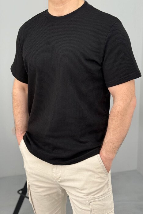 T-SHIRT PAMBUKU PËR MESHKUJ NË NGJYRË TË ZEZË - 1