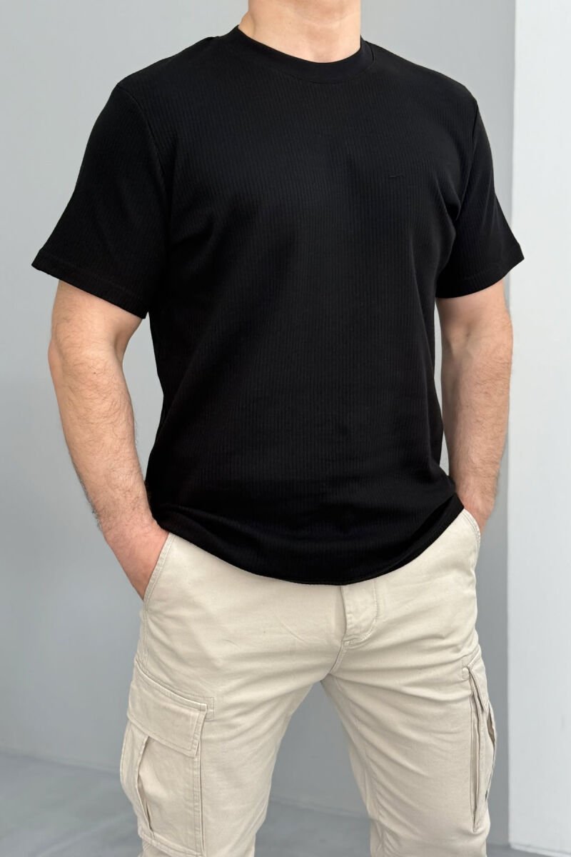 T-SHIRT PAMBUKU PËR MESHKUJ NË NGJYRË TË ZEZË - 4