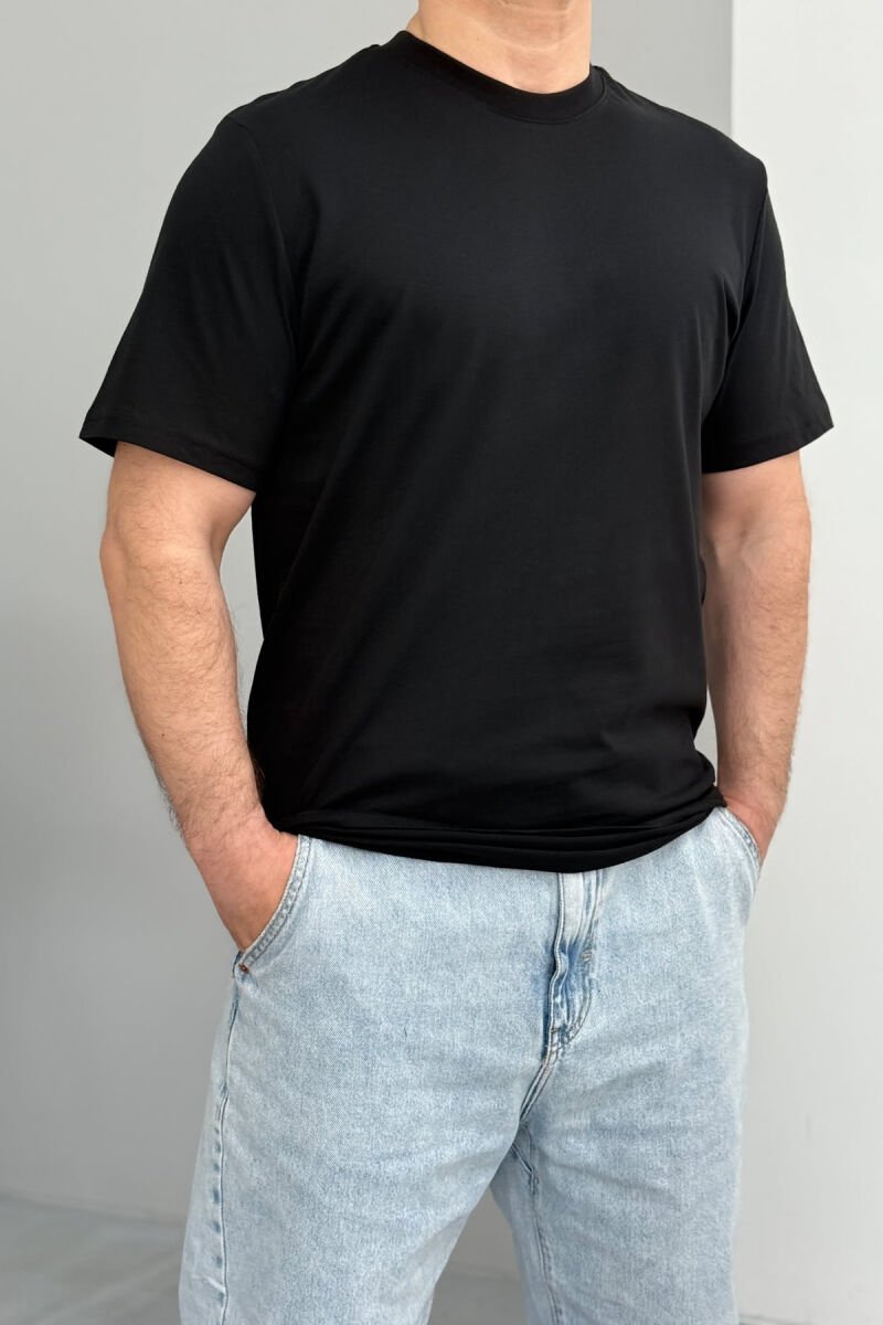 T-SHIRT PAMBUK PËR MESHKUJ NË NGJYRË TË ZEZË - 4