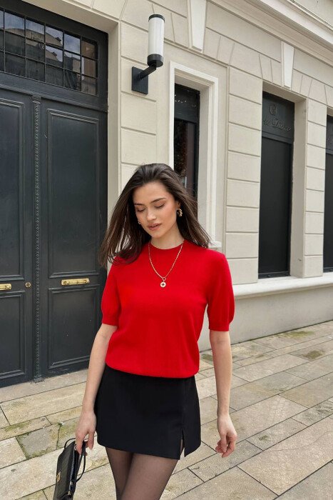 T-SHIRT PER FEMRA NE NGJYRE TE KUQE - 2