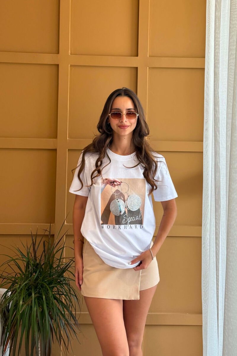 T-SHIRT PER FEMRA NE NGJYRE TE BARDHE - 1