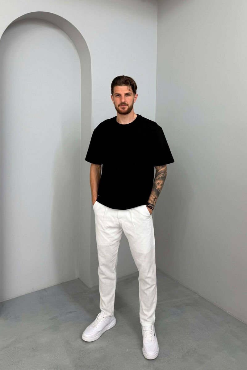 T-SHIRT PËR MESHKUJ NË NGJYRËN E ZEZË - 3