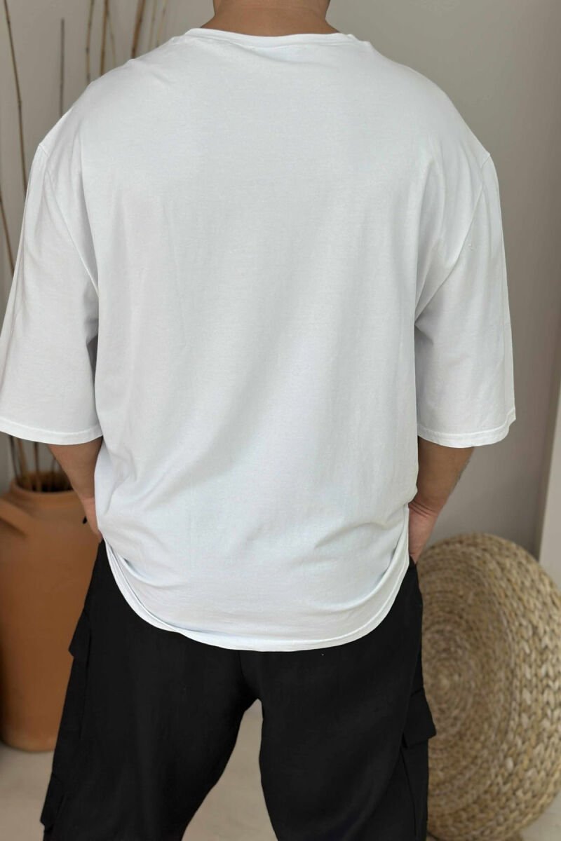 T-SHIRT I THJESHTË ME SHKRIM PËR MESHKUJ NË NGJYRËN E BARDHË - 3
