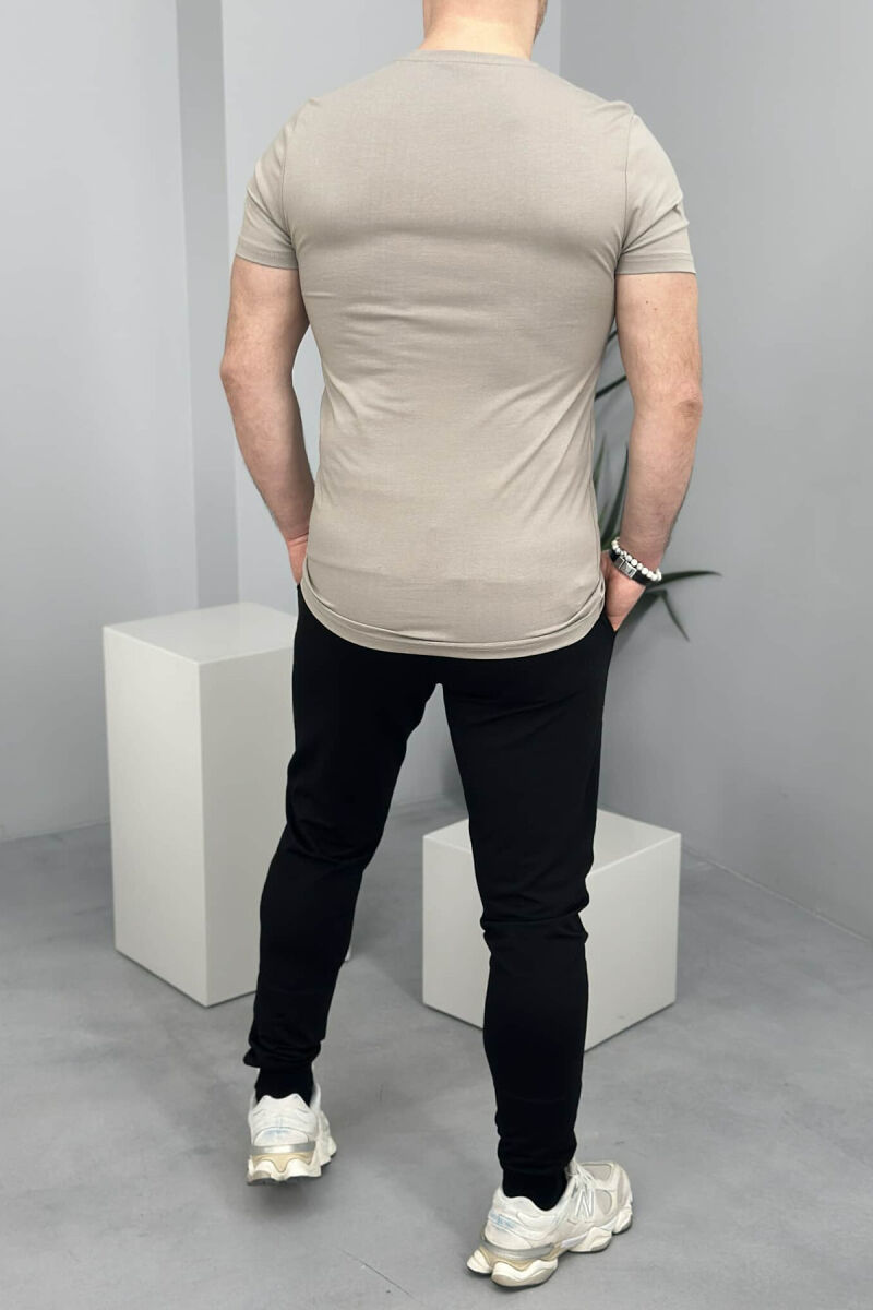 T-SHIRT+TUTA PËR MESHKUJ NË NGJYRËN BEZHË - 4
