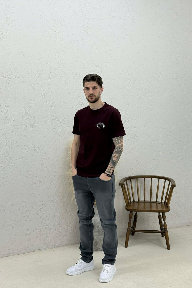 T-SHIRT ME IMAZH PARA NE NGJYRE VISHNJE - 2