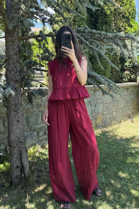 SET NJË NGJYRËSH KANATIERE+PANTALLONA PËR FEMRA NË NGJYRËN VISHNJË 