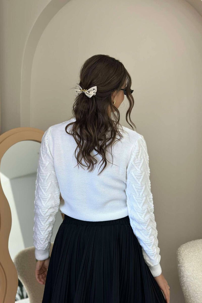 TRIANGLE DESIGN WOMEN SWEATER WHITE-E BARDHE - 2