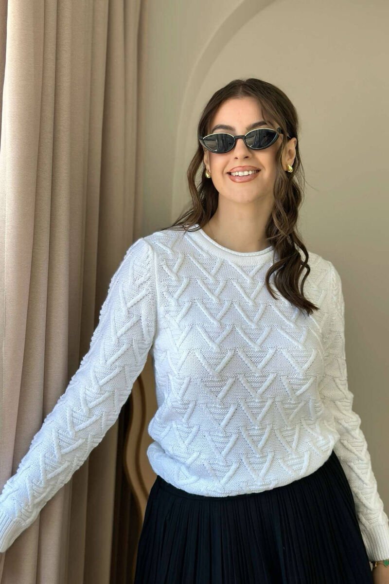 TRIANGLE DESIGN WOMEN SWEATER WHITE-E BARDHE - 3