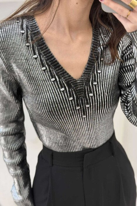 TRIKO E SHNDRITSHME PËR FEMRA NË NGJYRËN SILVER - 2