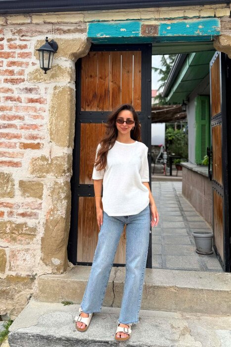TRIKO E THJESHTE NJE NGJYRESHE PER FEMRA NE NGJYRE TE BARDHE - 3