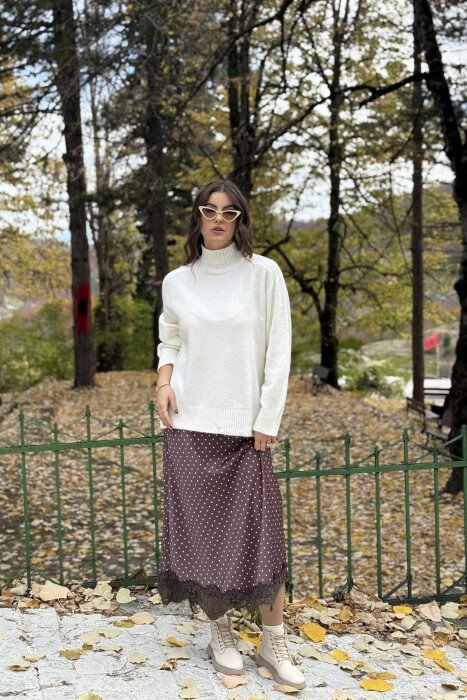 TRIKO E THJESHTË ME JAKË GOLF PËR FEMRA NË NGJYRË TË BARDHË - KLAUDIO FASHION