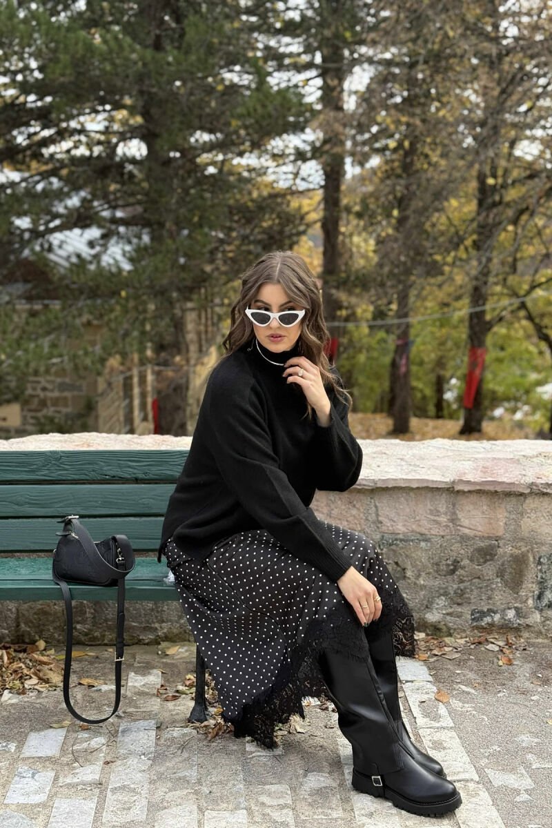 TRIKO E THJESHTË ME JAKË GOLF PËR FEMRA NË NGJYRË TË ZEZË - 4