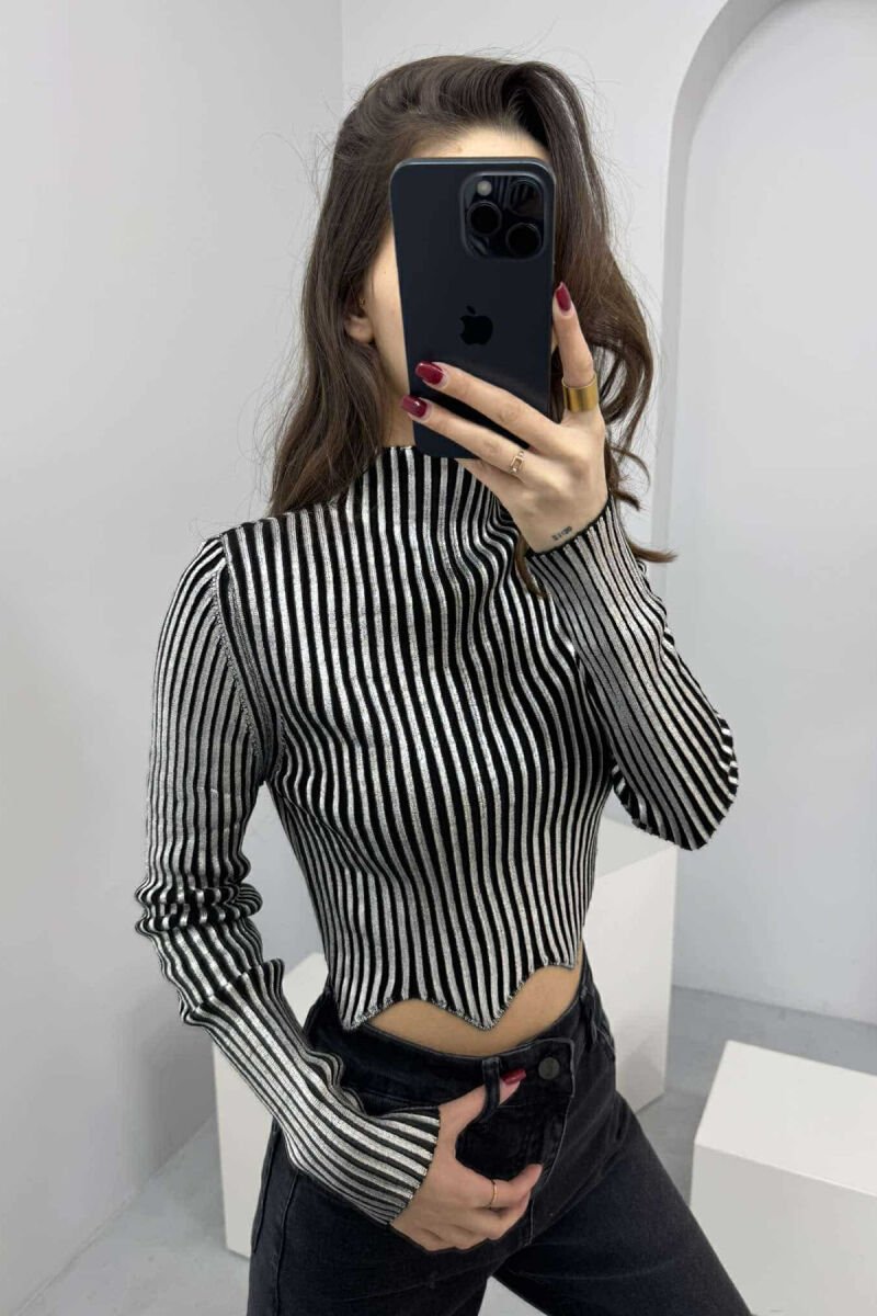 TRIKO E THJESHTË ME SHKËLQIM PËR FEMRA NË NGJYRË ARGJEND - 2